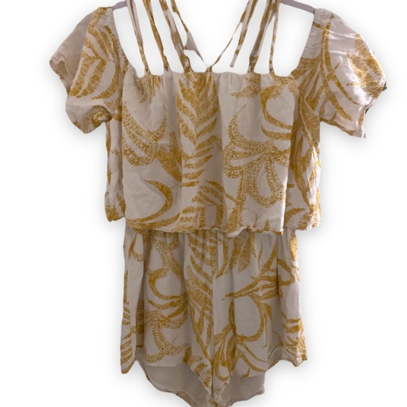 MINKPINK Paradise Strappy Off Shoulder Flutter Sleeve Leaf Print Romper Small - Picture 6 of 8